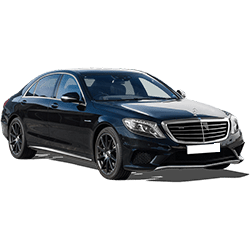 Berline Mercedes noire vue de trois quarts avant.